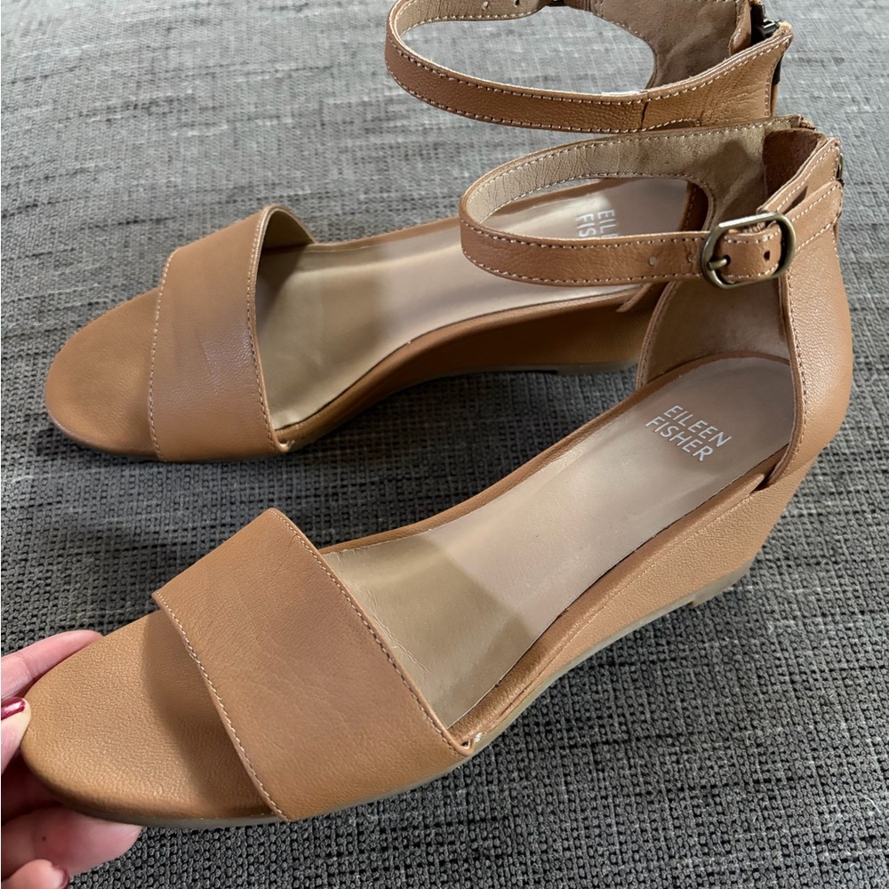 Eileen Fisher Mara Tumbled Leather Wedge Honey Tan Sandals 7.5